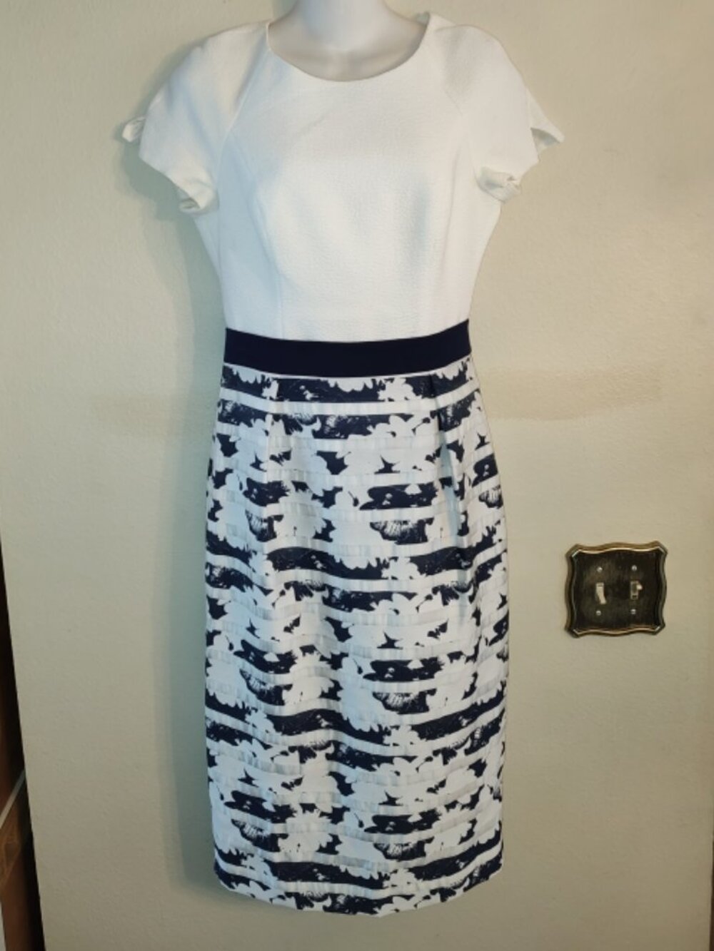 Black Halo Ivory Navy Blue Combo Striped Sheath Dress Sz 4 MSRP $390 NORDSTROM